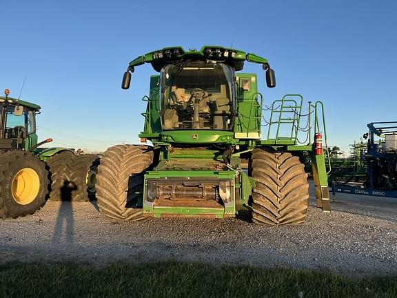 Image of John Deere S780 equipment image 2