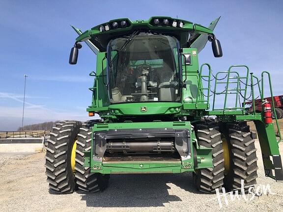 Image of John Deere S780 equipment image 1