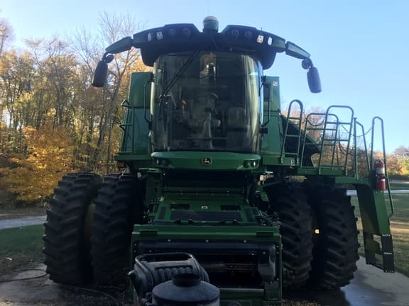 Image of John Deere S780 equipment image 1