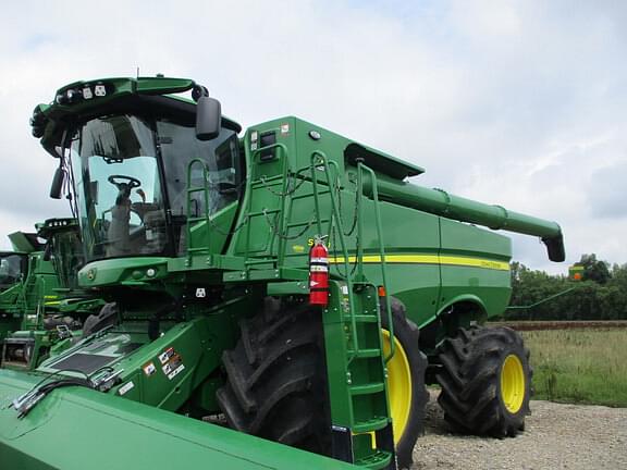 Image of John Deere S780 Primary image