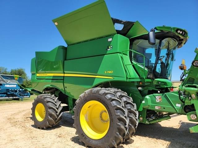 Image of John Deere S780 equipment image 1