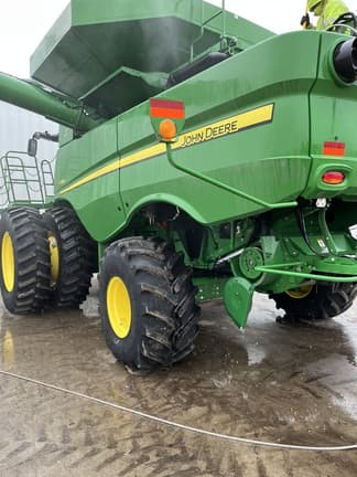 Image of John Deere S780 equipment image 2
