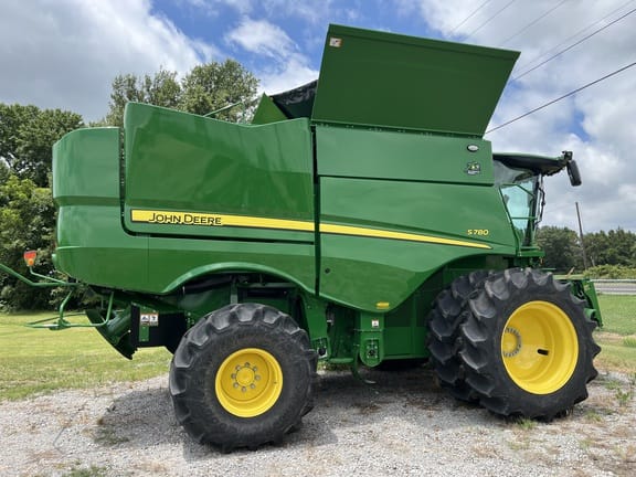 2022 John Deere S780 Equipment Image0