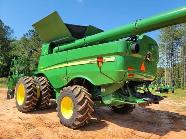 Image of John Deere S780 equipment image 1