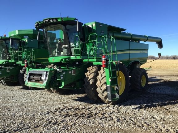 2022 John Deere S780 Equipment Image0