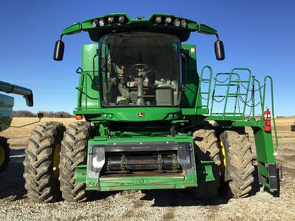 Image of John Deere S780 equipment image 1