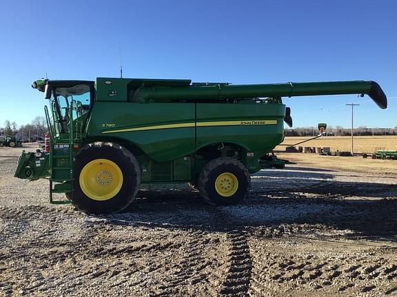 Image of John Deere S780 equipment image 3