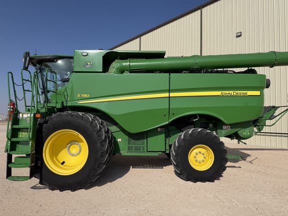 Image of John Deere S780 equipment image 1