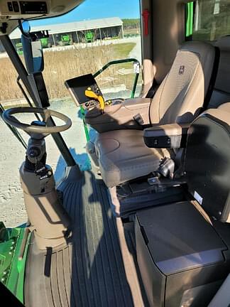 Image of John Deere S780 equipment image 4