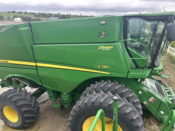 Image of John Deere S780 equipment image 2