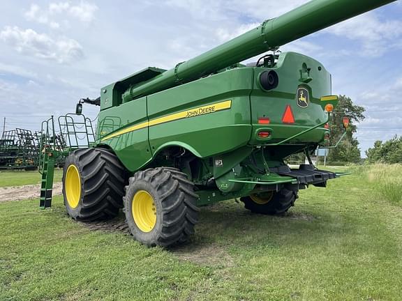 Image of John Deere S780 equipment image 2