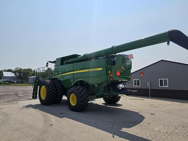 Image of John Deere S780 equipment image 2