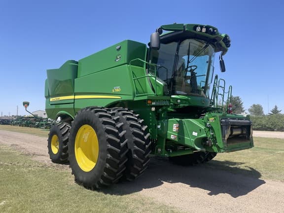 Image of John Deere S780 equipment image 1