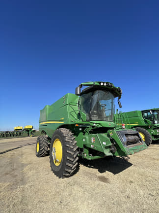 Image of John Deere S780 equipment image 2
