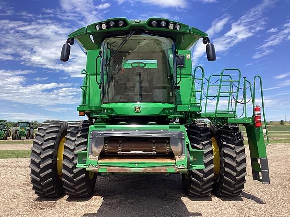 Image of John Deere S780 equipment image 1