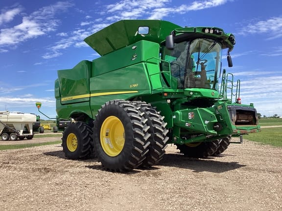 2022 John Deere S780 Equipment Image0