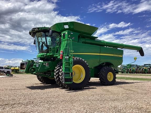 Image of John Deere S780 equipment image 2