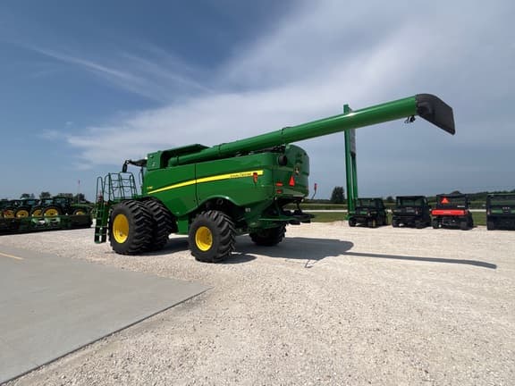 Image of John Deere S780 equipment image 2