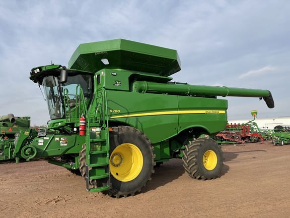 2022 John Deere S780 Equipment Image0
