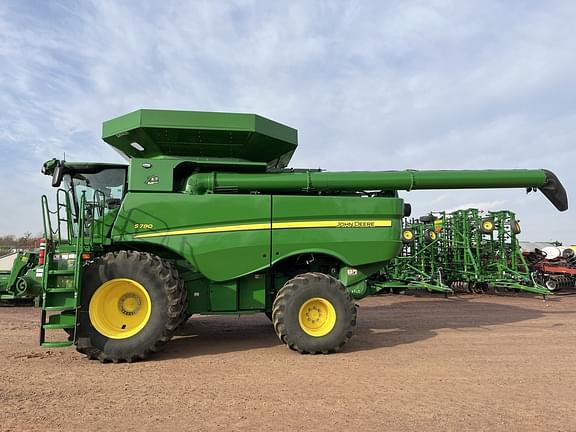 Image of John Deere S780 equipment image 1