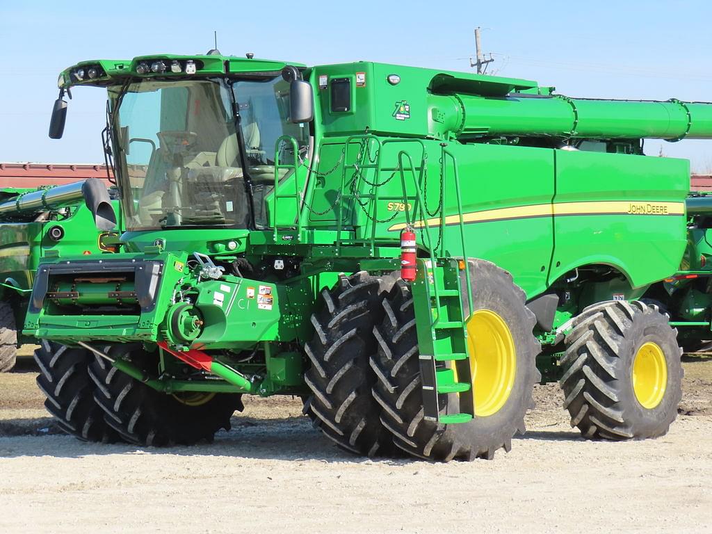 Image of John Deere S780 Primary image