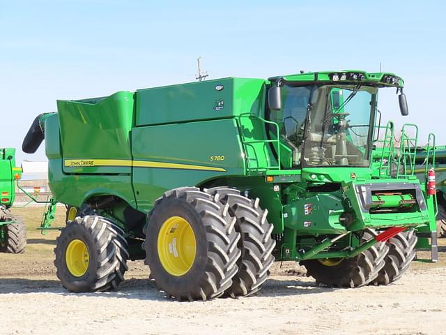 Image of John Deere S780 equipment image 1