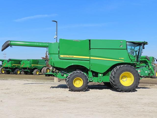 Image of John Deere S780 equipment image 2