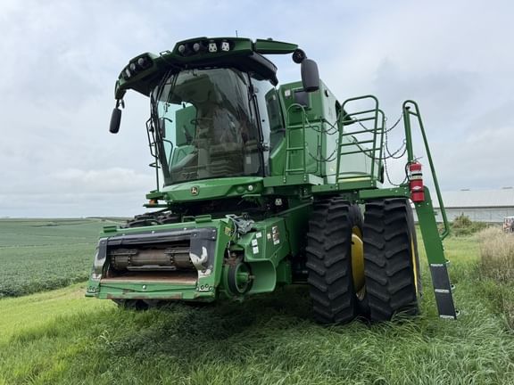 2022 John Deere S780 Equipment Image0