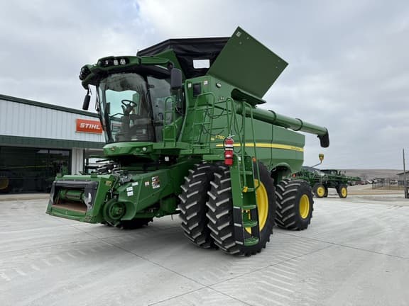 Image of John Deere S780 equipment image 3