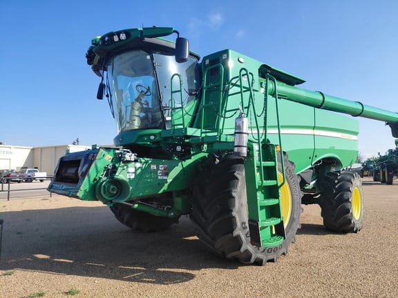 Main image John Deere S780