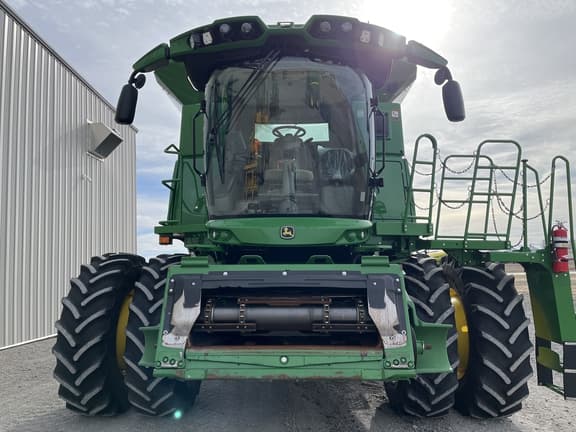 Image of John Deere S780 equipment image 1