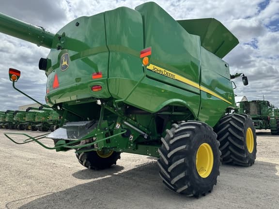 Image of John Deere S780 equipment image 4