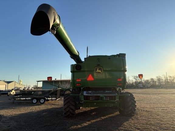 Image of John Deere S780 equipment image 4