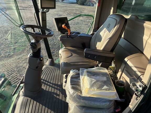 Image of John Deere S780 equipment image 4