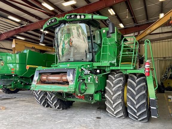 Image of John Deere S780 equipment image 1