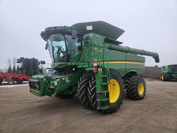 Image of John Deere S780 equipment image 1