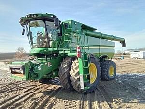 2022 John Deere S780 Image