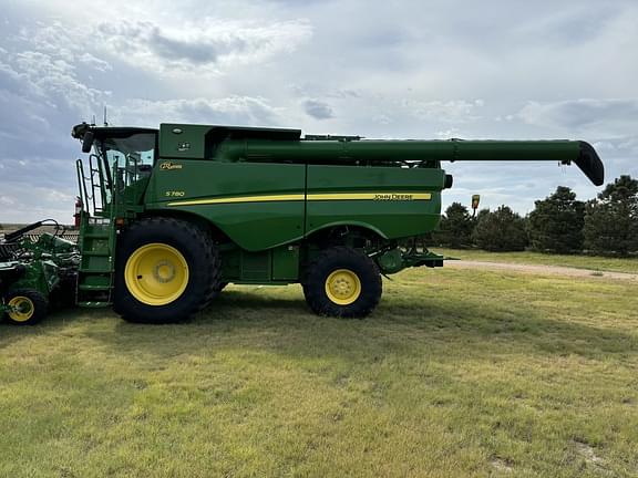 Image of John Deere S780 equipment image 1