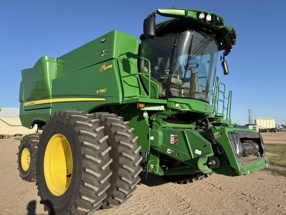 2022 John Deere S780 Equipment Image0