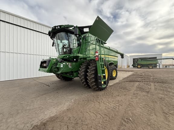 Image of John Deere S780 equipment image 2