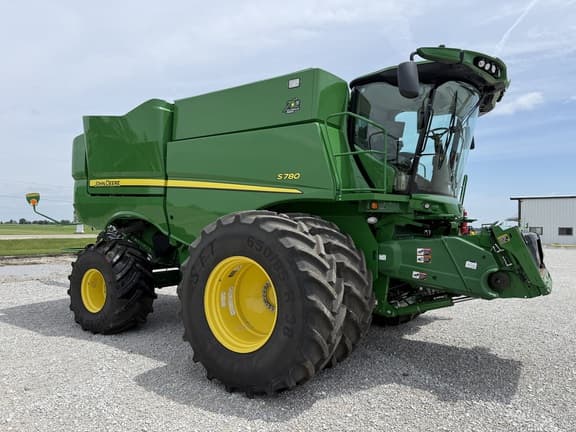 Image of John Deere S780 equipment image 4