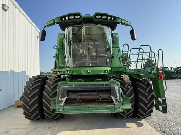 Image of John Deere S780 equipment image 2