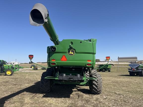 Image of John Deere S780 equipment image 4