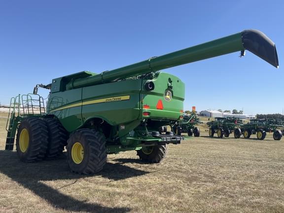 Image of John Deere S780 equipment image 4