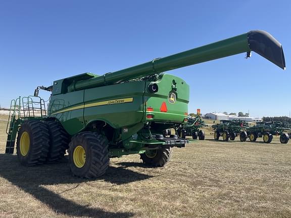 Image of John Deere S780 equipment image 3