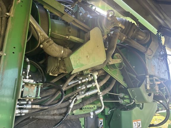 Image of John Deere S780 equipment image 4