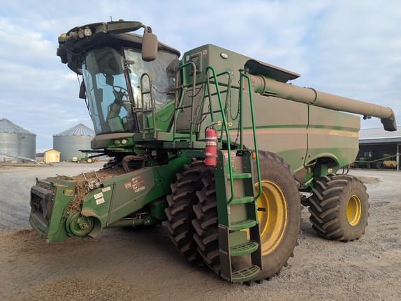 2022 John Deere S780 Equipment Image0
