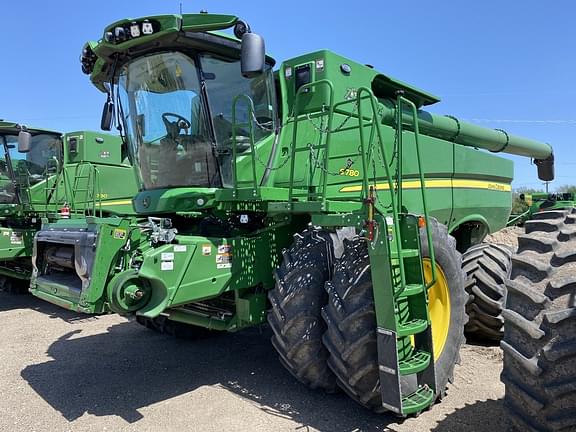 Image of John Deere S780 equipment image 1