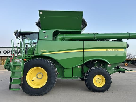 Image of John Deere S780 equipment image 1