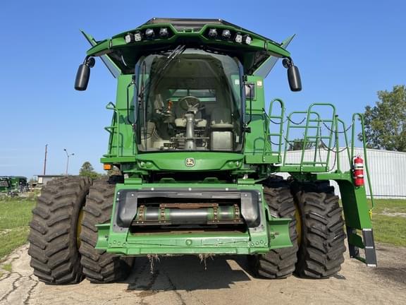 Image of John Deere S780 equipment image 1